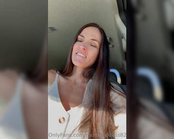 Aunna Harris aka Momgoddess82vip OnlyFans - Decided to make my day to day errands A LOT more fun Didn’t quite make it into the store though… 1