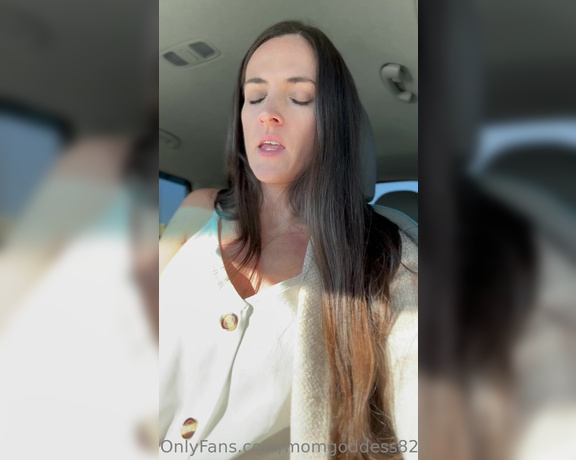 Aunna Harris aka Momgoddess82vip OnlyFans - Decided to make my day to day errands A LOT more fun Didn’t quite make it into the store though… 1