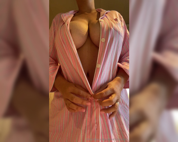 Allnaturalmom aka Allnaturalmom OnlyFans - From this morning my new nighty This video only took 2 hours to upload