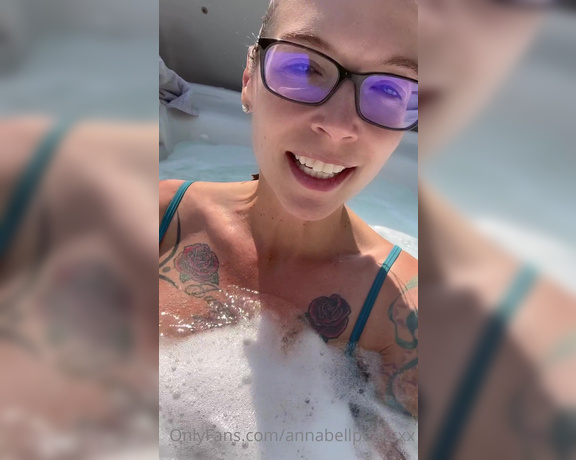Anna Bell Peaks aka Annabellpeaksxx OnlyFans - Mini  VLOG update! I’ve chatted with a few of you about my upcoming exams, so wish me good luck!