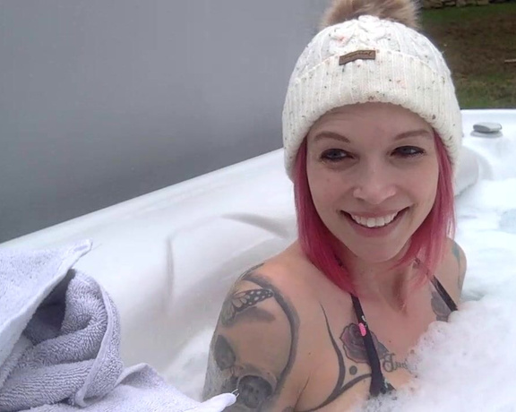 Anna Bell Peaks aka Annabellpeaksxx OnlyFans - Stream started at 03042023 0650 pm Hot Tub Vibes! Lets play peaks a boob