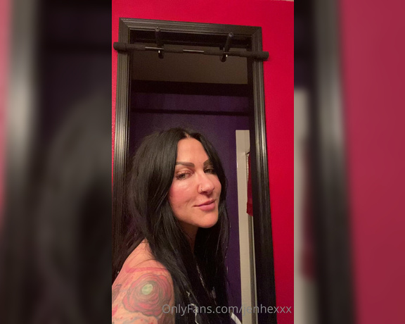 Jenevieve Hexxx aka Jenhexxx OnlyFans - Can’t forget the naked abs workout