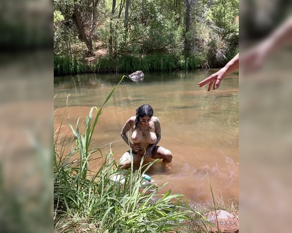 Jenevieve Hexxx aka Jenhexxx OnlyFans - Morning bath and shaving in the creek  Naked women around