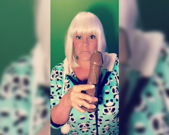 Rebecca Love aka Rebeccalovexxx OnlyFans - Onsie White Wig Blowie (video)