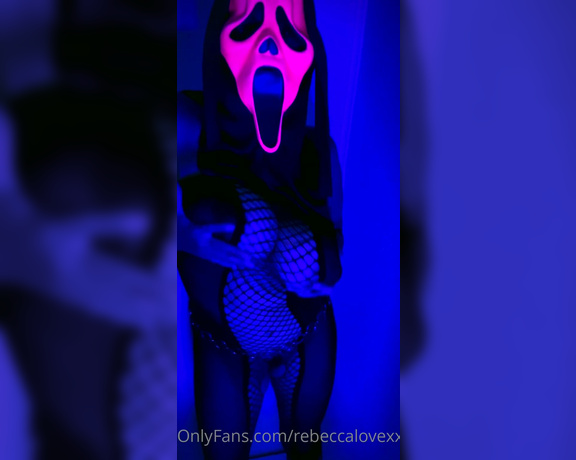 Rebecca Love aka Rebeccalovexxx OnlyFans - Creepy Dancing in my Scream Mask