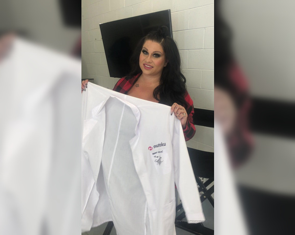 Samantha Mack aka Thesamanthamack OnlyFans - Message NutakuNord on Instagram or NutakuGames on twitter to take home my autographed lab coat and 1