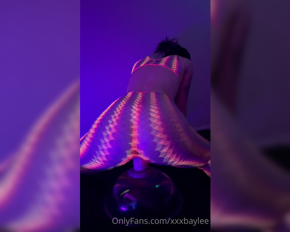 XXXBaylee aka Xxxbaylee OnlyFans - I enjoyed myself so much while filming this video Do you like the way I twerk on it! Also decid