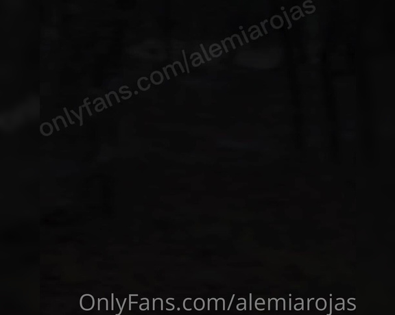 Alemia Rojas aka Alemiarojas OnlyFans - Nos perdemos en el Bosque