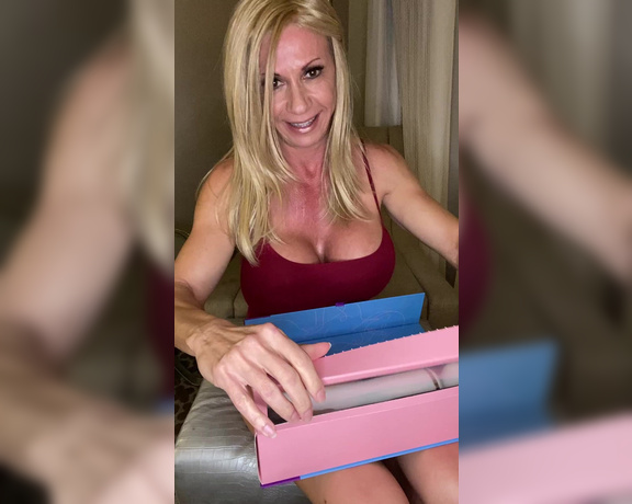 Brooke Tyler aka Brooketyler OnlyFans - Hello everyone, it’s Friday I got a new toy last night It’s large, it’s battery operated, and