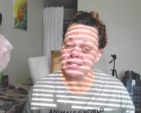 Diane Andrews aka Dianeandrews OnlyFans - Quick vlog update! About to take February by the b8lls! I will be getting to messages tomorrow ))