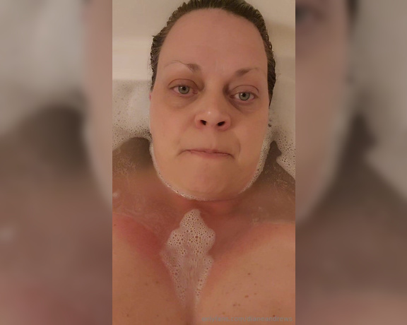 Diane Andrews aka Dianeandrews OnlyFans - A long overdue bath chat with some important information