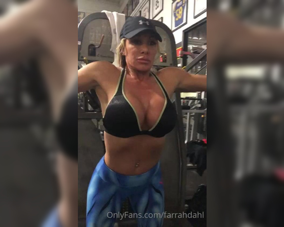 Farrah Dahl aka Farrahdahl OnlyFans - Titty training