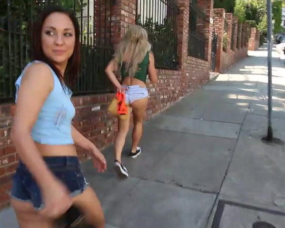 Ryder Skye aka Ryderskyexxx OnlyFans - @xxxAmara, @farrahdahl and me walking down the middle of LA with our asses out!!! BTS of our SlutWea