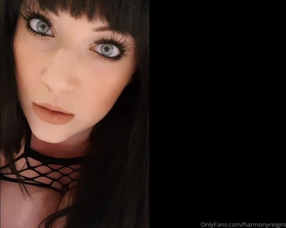 Harmony reigns aka Harmonyreigns OnlyFans - Close up to my face