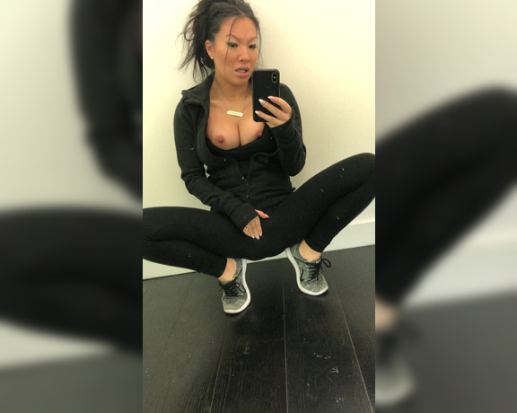Asaakira - Ok the poll isn’t done yet but the answer is obvious yes to videos! So here’s one from me sneaking off to a dre (22.12.2020)