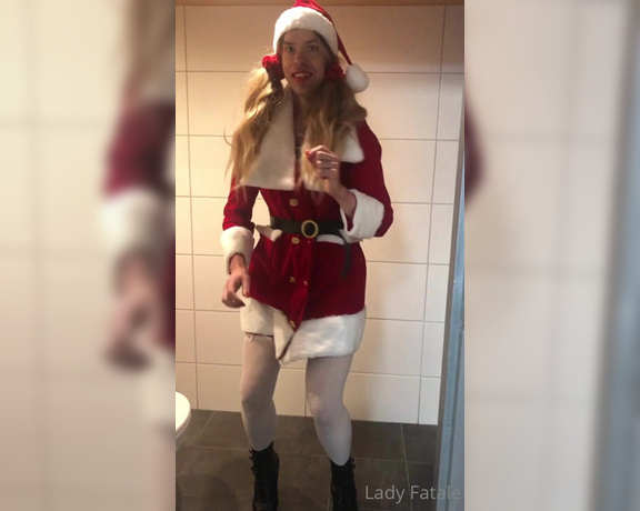 Onlinefemdom - Look what a Good surprise my sissy had for Me. I told her to dress (26.12.2021)