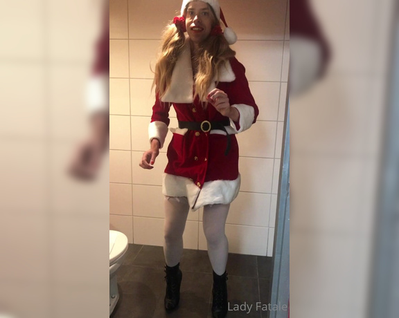Onlinefemdom - Look what a Good surprise my sissy had for Me. I told her to dress (26.12.2021)