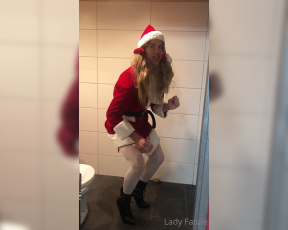 Onlinefemdom - Look what a Good surprise my sissy had for Me. I told her to dress (26.12.2021)