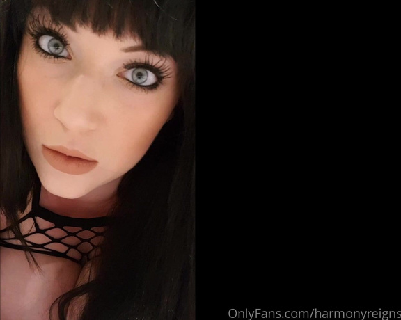 Harmony reigns aka Harmonyreigns OnlyFans - Close up and personal with