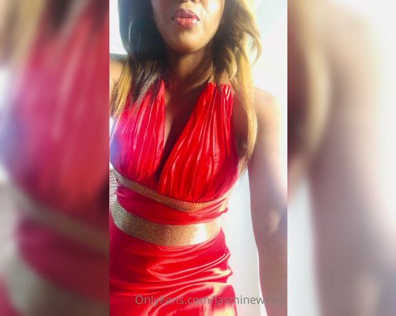 Jasmine Webb aka Jasminewebb OnlyFans - Let me be your valentine I’ll suck the skin off your dick if that’s not love I don’t know what