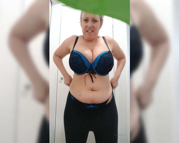Monte Rae aka Sexymatureaussielady OnlyFans - A little bit of back to front shenanigans You usually watch me taking clothes off, but today I thou