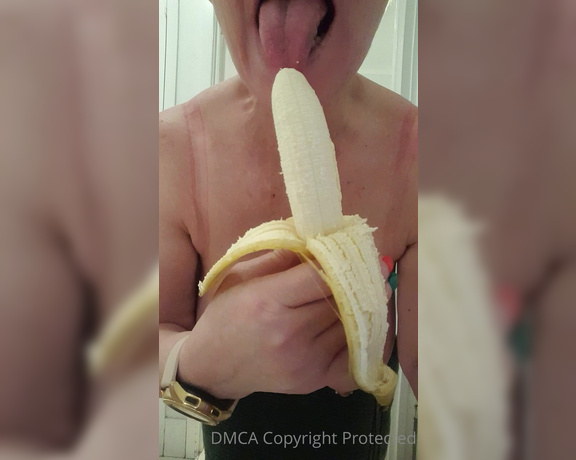 Monte Rae aka Sexymatureaussielady OnlyFans - Oh my boys, just think of this banana as being your hard erected cock Look how well I work my mout