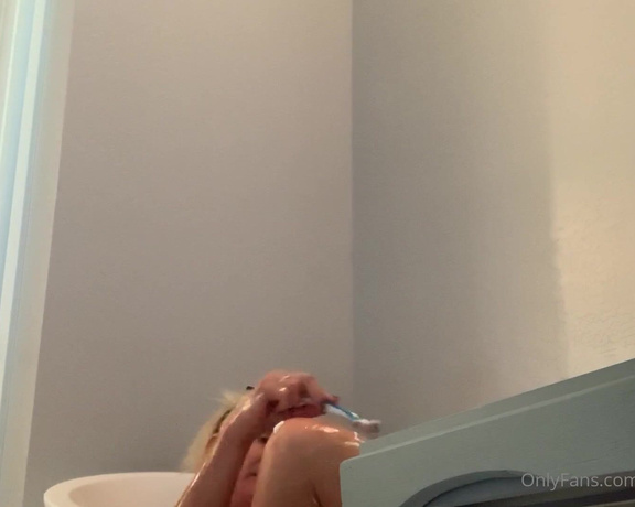 Payton Hall aka Paytonhallxxx OnlyFans - Me yesterday getting ready to fuck and taking a bath ! Xoxo 2