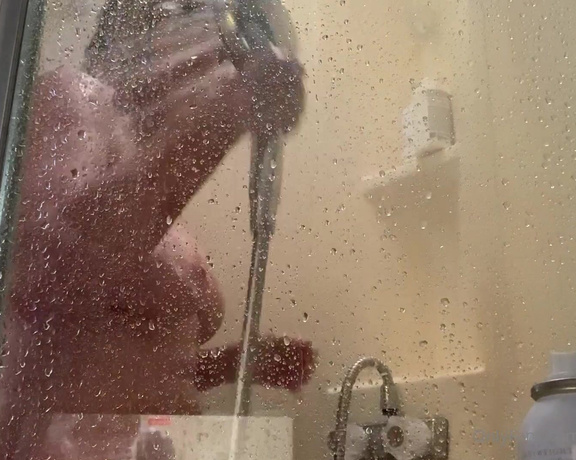 Payton Hall aka Paytonhallxxx OnlyFans - My last shower as a full time boat dweller! I will make a house one soon for you in my new shower !