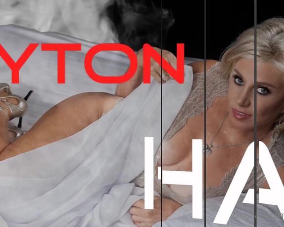 Payton Hall aka Paytonhallxxx OnlyFans - Two milfs and a poolboy! Theme of this weeks content is older women younger men! Enjoy!
