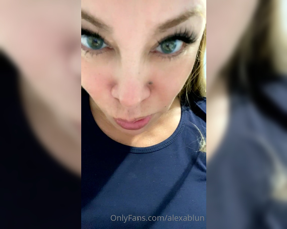 Alexa Blun aka Alexablun OnlyFans - Do you want private video call here Mmmmm yummy Quieres vdeo Llamda por aqu bebe Mmmmmm que