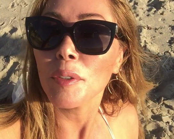 Kianna Dior aka Kiannadior OnlyFans - Malibu Beach