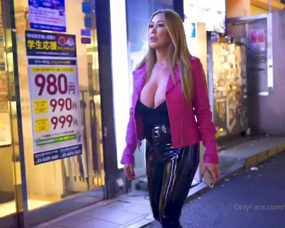 Kianna Dior aka Kiannadior OnlyFans - Video oh you know walking around Tokyo looking like a hot slut something BIG is coming