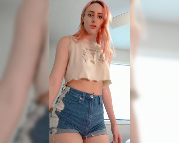 Morgpie aka Morgpie OnlyFans - My street clothes 3 Having a good day today Ive been busy busy busy