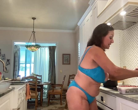 Persia Monir aka Persiamonir OnlyFans - I am Milfing in my kitchen once again! Making meatloaf for a Birthday boy and he promises me his mea