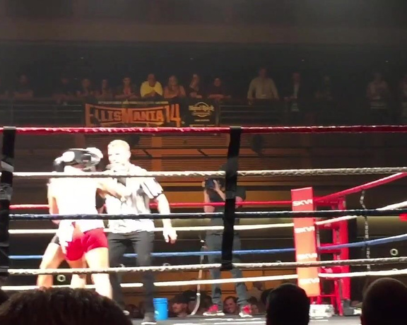 Ryan Keely aka Ryankeely OnlyFans - Uploading the audience videos of my fights at EllisMania 14 Im in the black I was in the musical