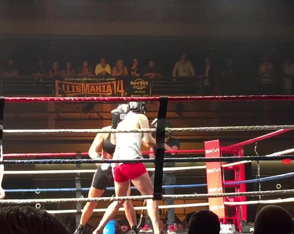 Ryan Keely aka Ryankeely OnlyFans - Uploading the audience videos of my fights at EllisMania 14 Im in the black I was in the musical
