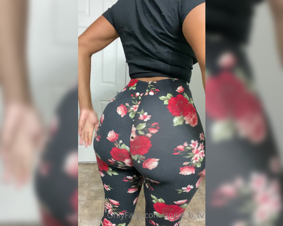 Angie_b_tv aka Angie_b_tv OnlyFans - I loved these pants