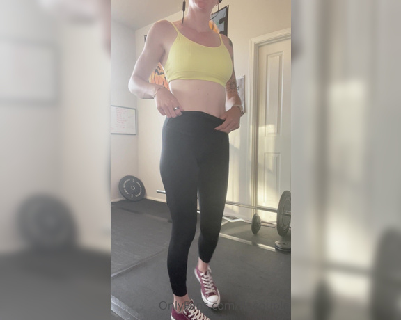 Fitredheadd aka Fitredheadd OnlyFans - Video from yesterday) stripping out of my workout clothes)