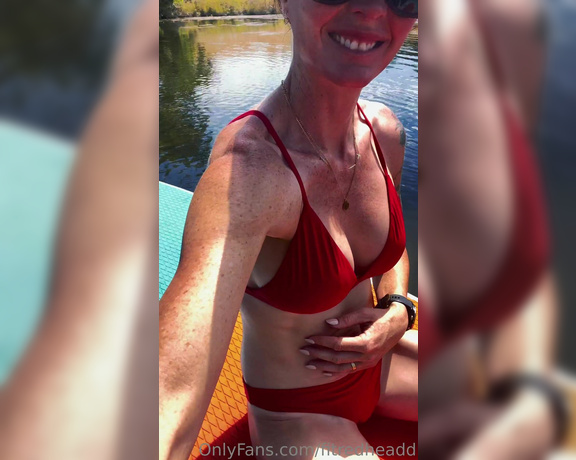 Fitredheadd aka Fitredheadd OnlyFans - Went paddle boarding It was so packed Of course I had to do some flashing Would you join me for