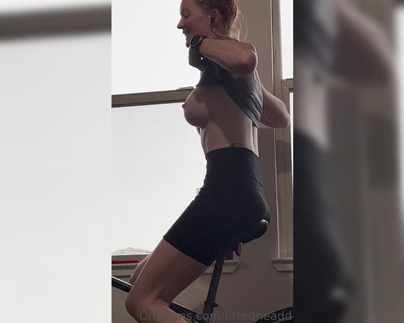 Fitredheadd aka Fitredheadd OnlyFans - I’ll upload the raw clips later But what do you think of my newest workout flashes