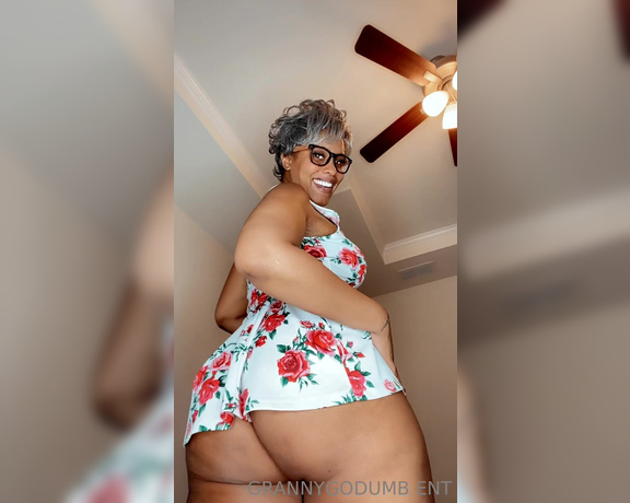 Granny Go Dumb aka Grannygodumb OnlyFans - Save a dance for Granny Baby! #GrannyGoDumb