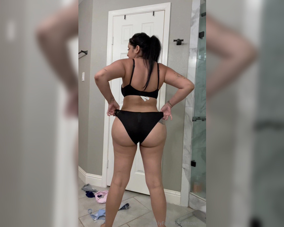 H-Town Liv aka Htownliv OnlyFans - (1017205247) One of my top supporters requested a try on haul vid Here it is Remember I love to hear about