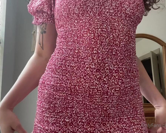 Nicole Quinn aka Nicolequinn OnlyFans - Sundress season isn’t over yet