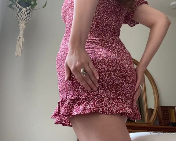 Nicole Quinn aka Nicolequinn OnlyFans - Sundress season isn’t over yet