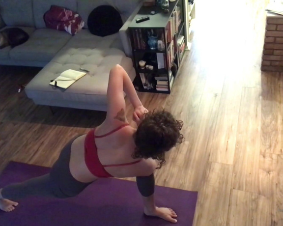 Nicole Quinn aka Nicolequinn OnlyFans - My hour long morning flow, sped up times 4 to bring you 13 minutes of speedy yoga