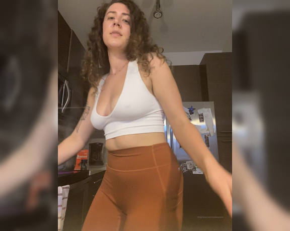 Nicole Quinn aka Nicolequinn OnlyFans - Can you come fuck me right now I recorded this and did not rewatch it don’t judge me if I look ridic