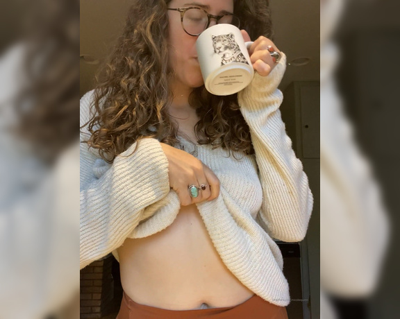 Nicole Quinn aka Nicolequinn OnlyFans - What if we woke up and had coffee together