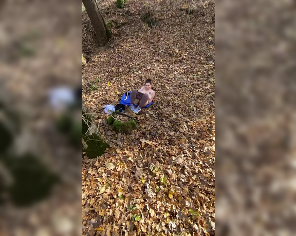 Trixy Taylor aka Trixytaylor OnlyFans - I was making content in the forest when suddenly someone appears I couldnt resist and gave him