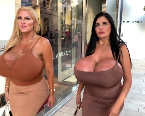 Allegra Cole aka Allegracolesworld OnlyFans - Throwback Thursday me and foxy taking her on a tour of rodeo Drive She supposed to be coming down