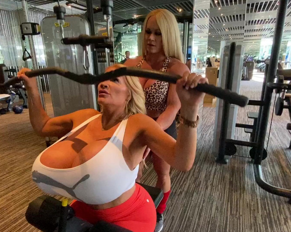 Allegra Cole aka Allegracolesworld OnlyFans - Working on editing this workout video between Aleeysha and I Who wants to see